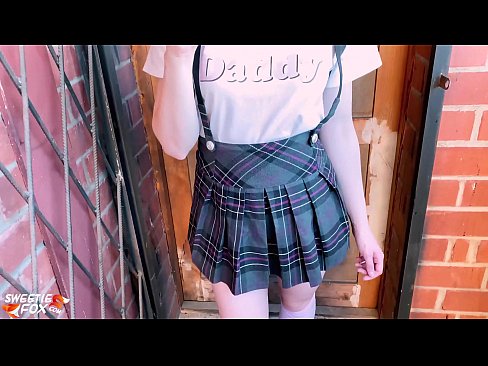❤️ Schoolgirl Mengisap penisnya dalam-dalam dan meniduri alih-alih kelas. ❌ Porno di id.tube-sexer.ru